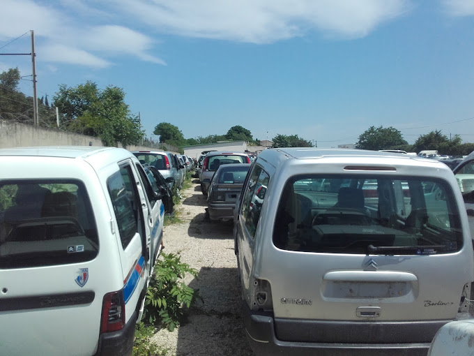 Aperçu des activités de la casse automobile FERT DEMOLITION- SITE D'ETOILE SUR RHONE située à LA COUCOURDE (26740)